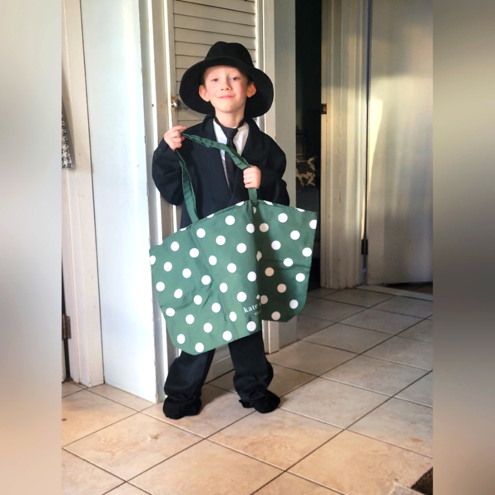 DPG Kate Spade shopping bag ** Model not included**
